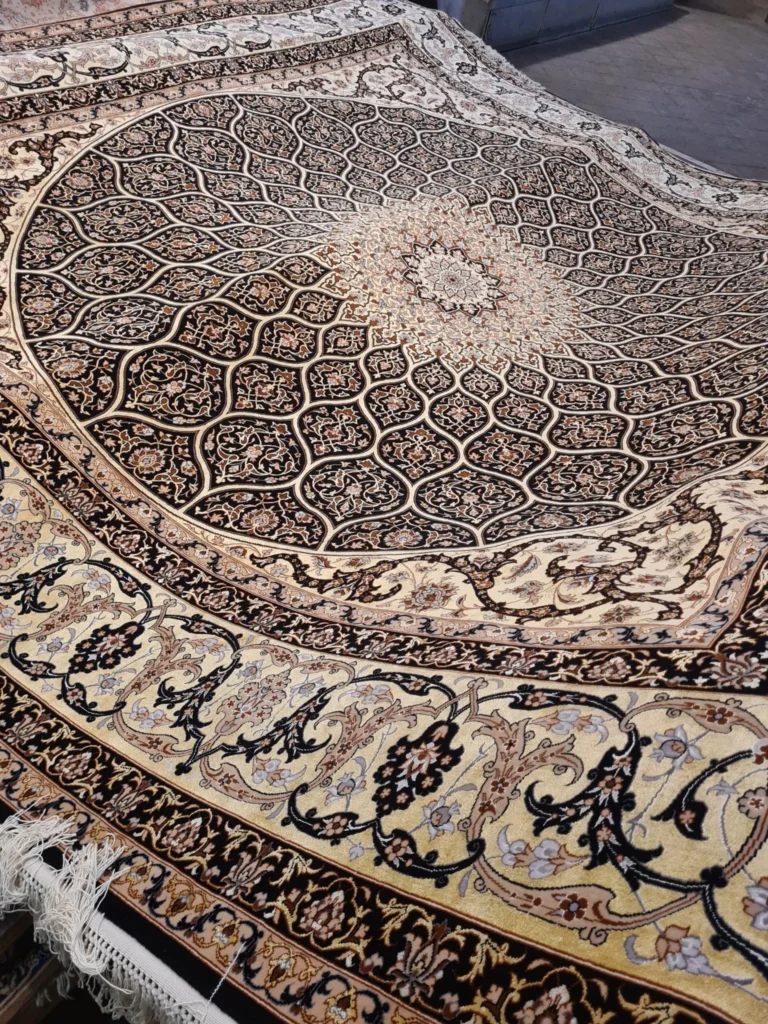 Suchen Sie eine zuverlässige Teppichreinigung in Dahlem? Persia Rug Service Berlin bietet Ihnen eine schnelle und unkomplizierte Möglichkeit, Ihre wertvollen Teppiche zu verkaufen. Ob antik, handgeknüpft oder modern – wir sind auf die Reinigung hochwertiger Teppiche spezialisiert und garantieren faire Preise. Unser Team ( Orientteppich Reinigung in Dahlem ) reinigt Ihren Teppich professionell und mit langjähriger Erfahrung.