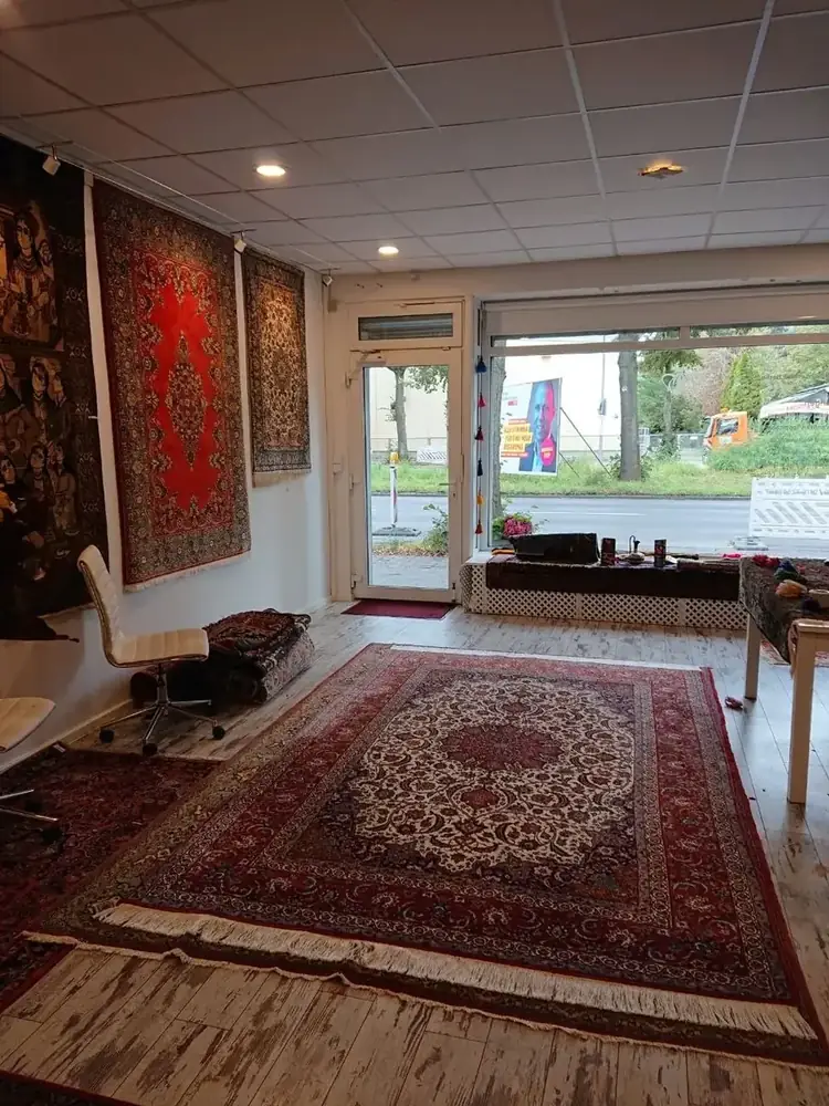 Suchen Sie eine zuverlässige Teppichreinigung in Steglitz-Zehlendorf? Teppich Service Berlin bietet Ihnen erstklassige Reinigungsdienste, um Ihre Teppiche gründlich und schonend zu säubern. Vereinbaren Sie noch heute einen Termin für eine Teppichreinigung in Steglitz-Zehlendorf und lassen Sie Ihren Teppich in neuem Glanz erstrahlen!